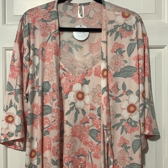 NWT Flora Nikrooz pink and green floral cami and robe set - Picture 2 of 14